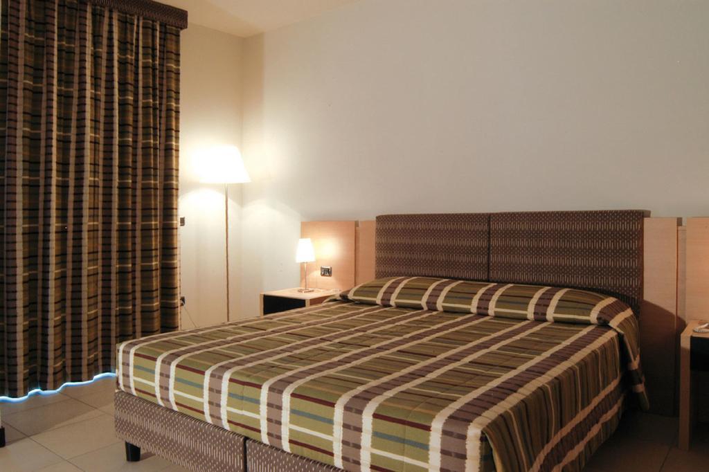 Hotel Santo Stefano П'єве-Санто-Стефано Номер фото