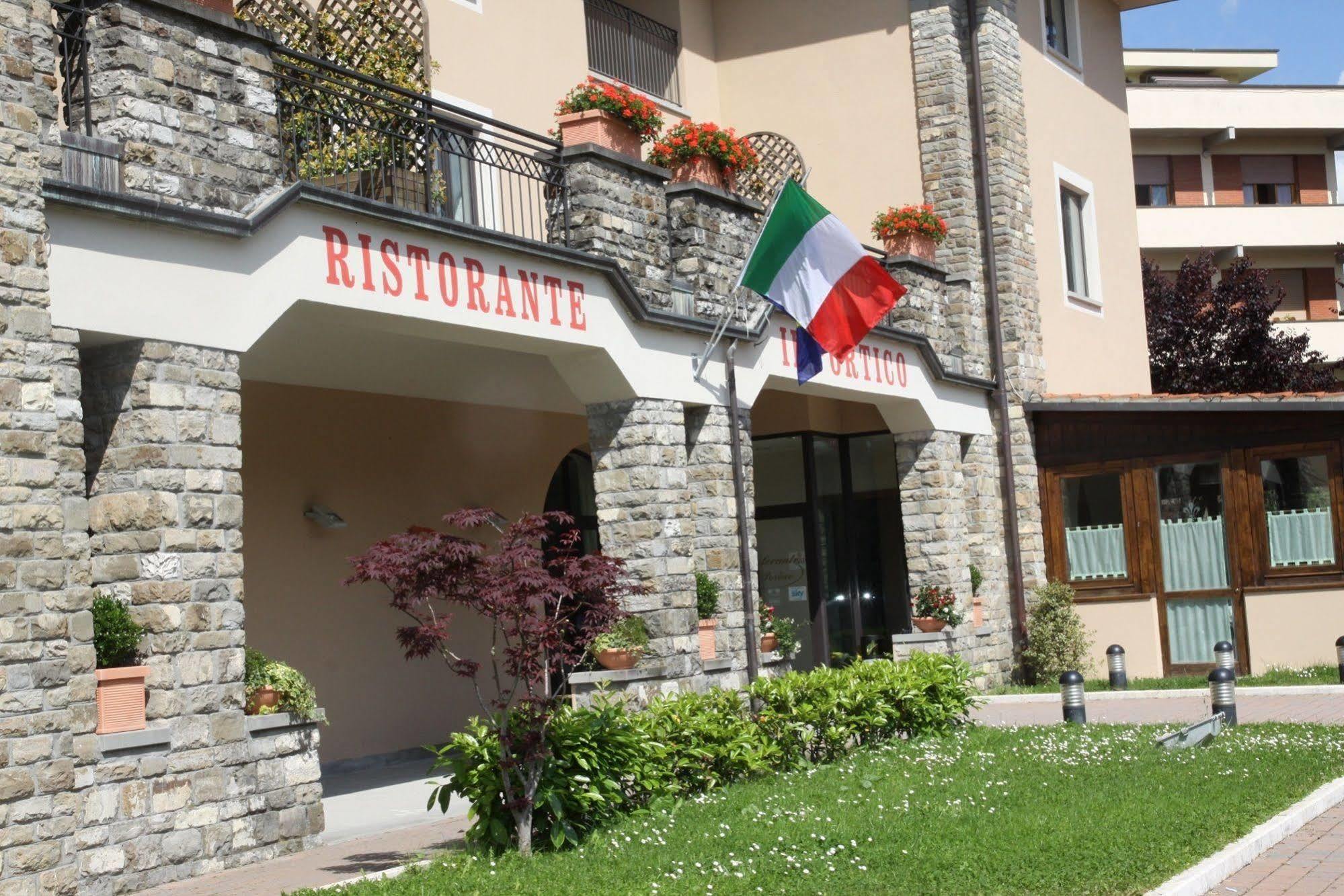 Hotel Santo Stefano П'єве-Санто-Стефано Екстер'єр фото