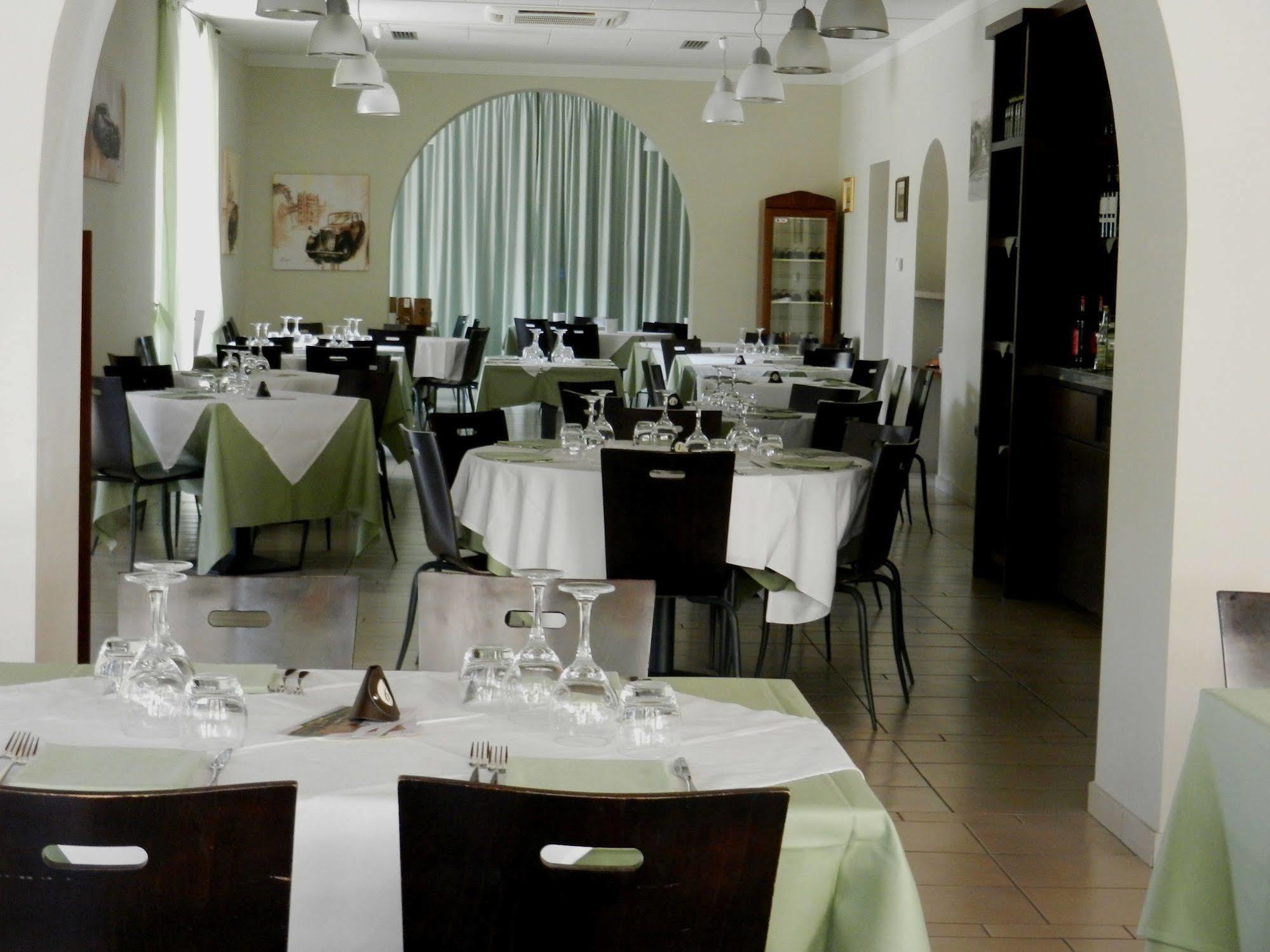 Hotel Santo Stefano П'єве-Санто-Стефано Екстер'єр фото