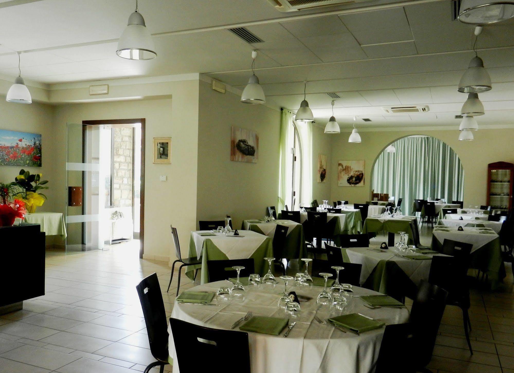 Hotel Santo Stefano П'єве-Санто-Стефано Екстер'єр фото